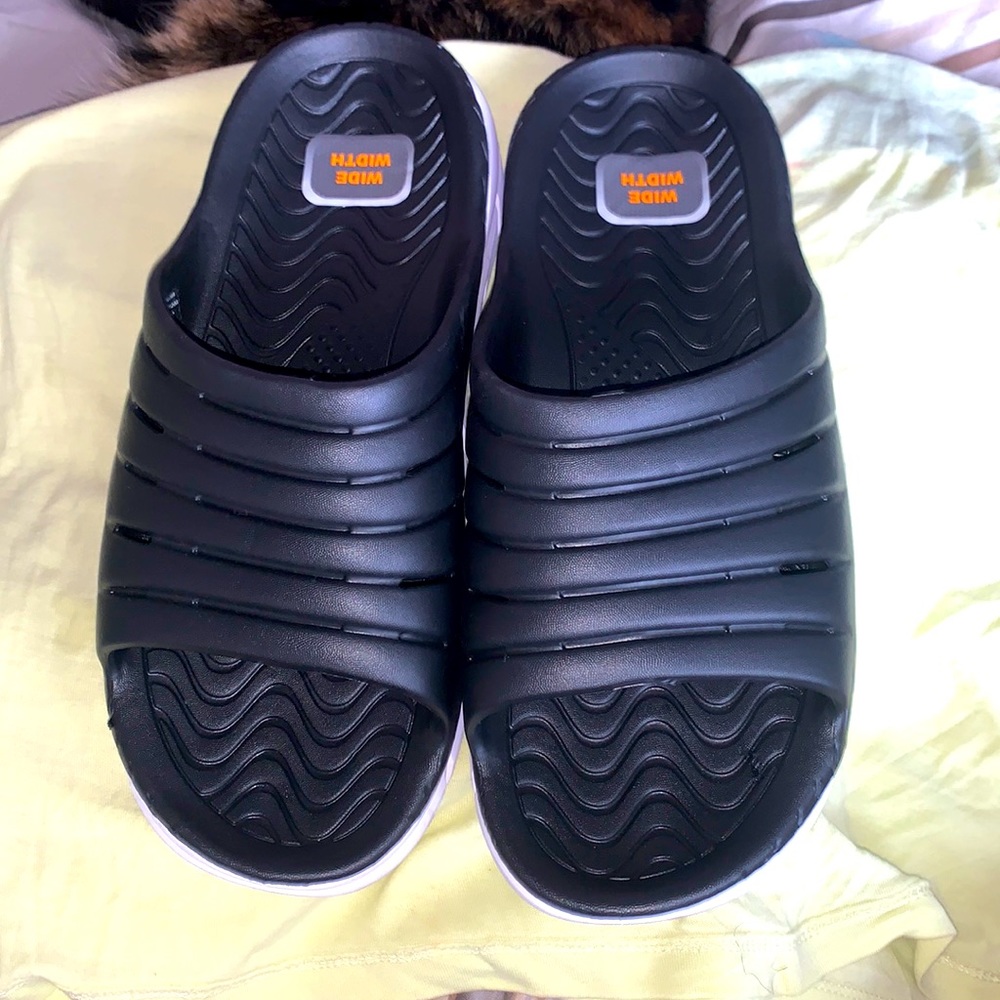 Black slides has a lil platform